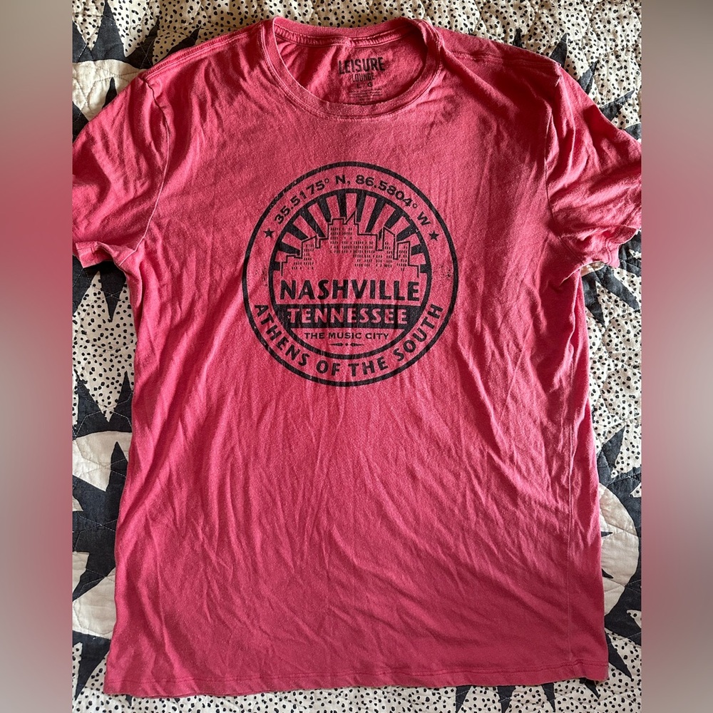 📍NASHVILLE, TN Soft Tee | Large